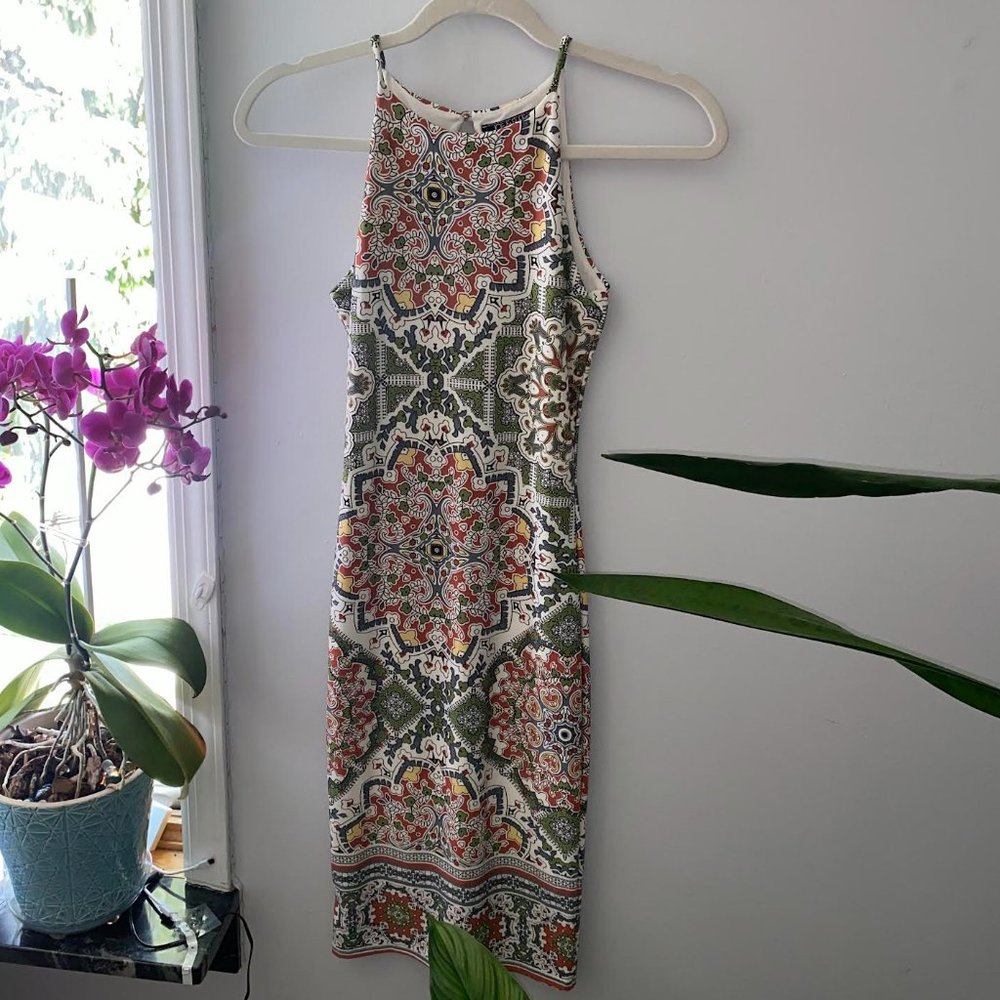 Joe & Elle- Mid length, form fitting, Paisley Dress (xs)